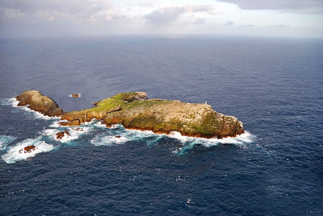 Sula Sgeir: A Remote Island of Gannets, Heritage, and Tradition in the North Atlantic